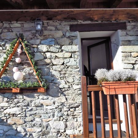 Lo Gnomo Sotto Al Glicine Apartment Chatillon Luaran gambar