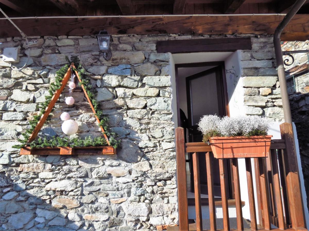 Lo Gnomo Sotto Al Glicine Apartment Chatillon Luaran gambar