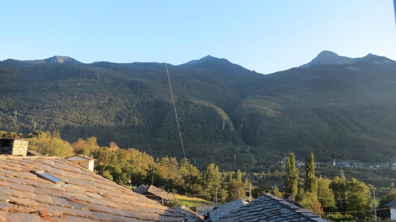 Lo Gnomo Sotto Al Glicine Apartment Chatillon Luaran gambar